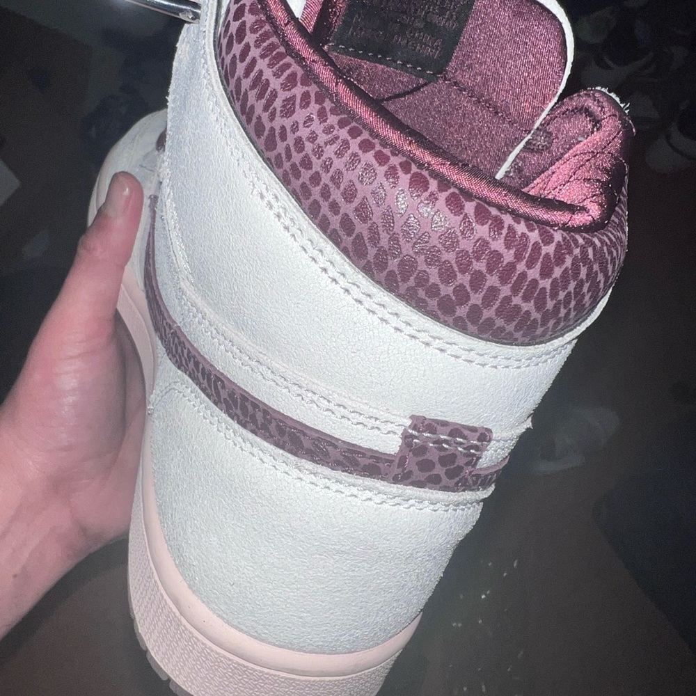 RARE Air Jordan 1 Retro High OG x A Ma Maniere  Size 8.5 like new - Picture 3 of 4